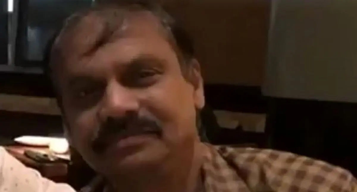 مرگ وحشتناک این مرد 61 ساله هندی هنگام خروج از آپارتمانش