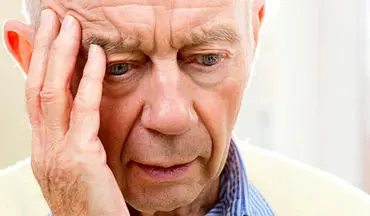 رابطه مستقیم انگشت کردن در بینی و خطر ابتلا به آلزایمر / کدام عصب باعث زوال عقل می‌شود؟