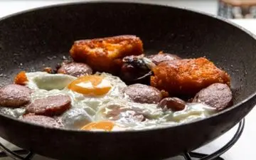 باید نگران استفاده از تابه‌های نچسب باشیم؟ | ظروف نچسب بی‌ضررند؟

