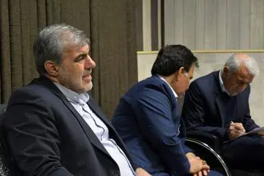 حضور وزیر ورزش و جوانان در ستاد بازسازی مناطق زلزله زده کرمانشاه 