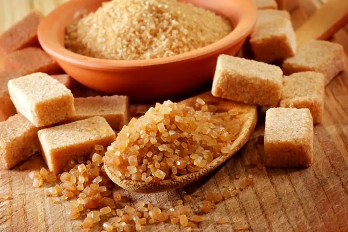 دیابتیها فریب نخورند | شکر قهوهای هم قند خون را بالا میبرد