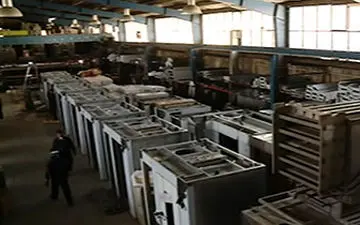  چرخ کارخانه‌‌ ای 40 ساله در آستانه توقف+فیلم