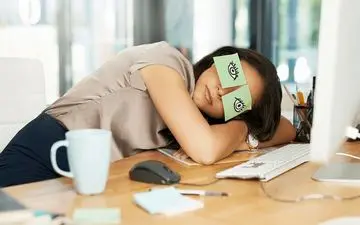 چرا بیشتر ساعات روز احساس خستگی می‌کنید؟