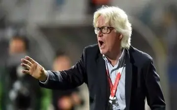 
هنرنمایی جالب سلطان روپایی جهان مقابل  سرمربی آبی‌پوشان+عکس
