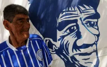  داستان هواداری که با عشقی جنون آمیز از دنیا رفت