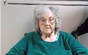 عجیب اما واقعی/پیرزن 75 ساله قاچاقچی از آب درآمد!