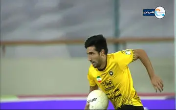 گل اول سپاهان به استقلال توسط میرزایی + فیلم