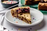 طرز تهیه کیک کوکی شکلاتی با نوتلا؛ دسر خوشمزه و مجلسی