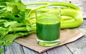 خواص بی نظیر آب کرفس که بعد از نوشیدن نصیب تان می شود