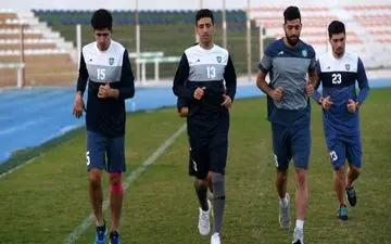 ما با تمام وجودمان بازی می‌کنیم که حرف و حدیثی پیش نیاید!