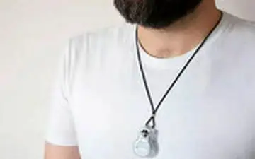 گردنبندی که از مبتلا شدن به کرونا جلوگیری می‌کند