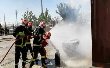  آموزش عملیاتی یک‌ماهه آتشنشانان+تصاویر
