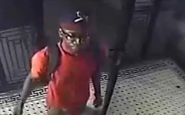 آزار و اذیت وحشیانه یک زن جوان در آسانسور مجتمع 