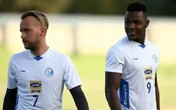 خط ” قرمز ” روی نام دو بازیکن ” استقلال ”