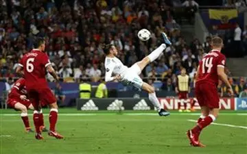 
 گرت بیل، از ضربه سر لیسبون تا برگردان کیف (عکس)