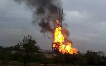 ترکیدگی لوله اصلی گاز در بافق