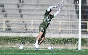 تغییر پست یک ستاره: از پلی‌میکر به گلر!(عکس)