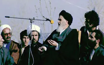 لحظه فرود بالگرد امام خمینی‌(ره) در بهشت زهرا(س) 