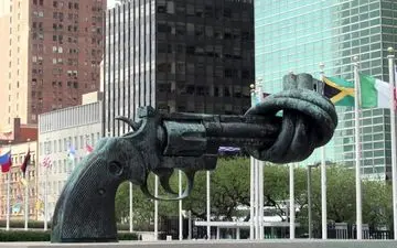 احترام به حقوق بشر و منزلت انسان نخستین شرط برای صلح است