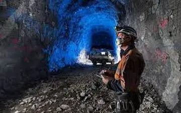 "از فضای سفید یخ برای دستیابی به طلا: شغل پر خطر دنیا"