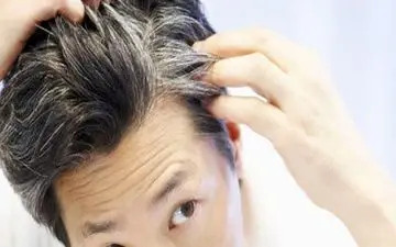 آیا میدانستید موی خاکستری نشان دهنده این بیماری خطرناک است؟