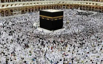 تصویر دیده نشده از رهبر انقلاب در لباس احرام +عکس