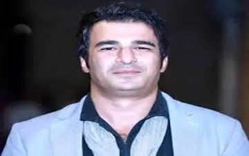  یوسف تیموری در یک دورهمی دوستانه