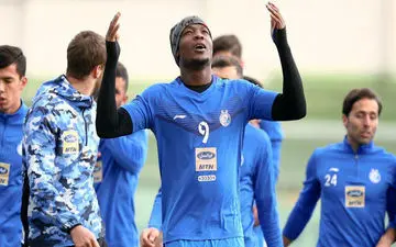 راهکار باشگاه استقلال برای خارج کردن مهاجم میلیاردی از لیست