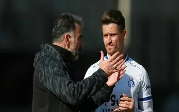 جلسه سرمربی استقلال با کاپیتان تیم