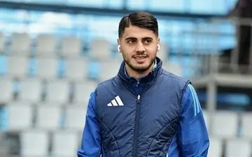 سنگ تمام استقلال برای سحرخیزان /آبی پوشان دست به جیب شدند