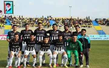 سرمربی استقلالی و مذاکره با بازیکن پیشین آبی پوشان