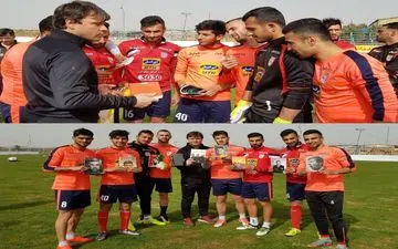  ساغلام‌ به تراکتوری‌ها کتاب عیدی داد + عکس