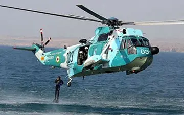 
آب‌تنی بالگرد عظیم الجثه + فیلم