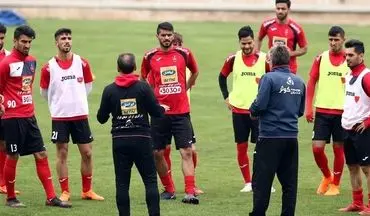  عکس یادگاری پرسپولیسی‌ها با جام قهرمانی و صحبت‌ گرشاسبی با هواداران