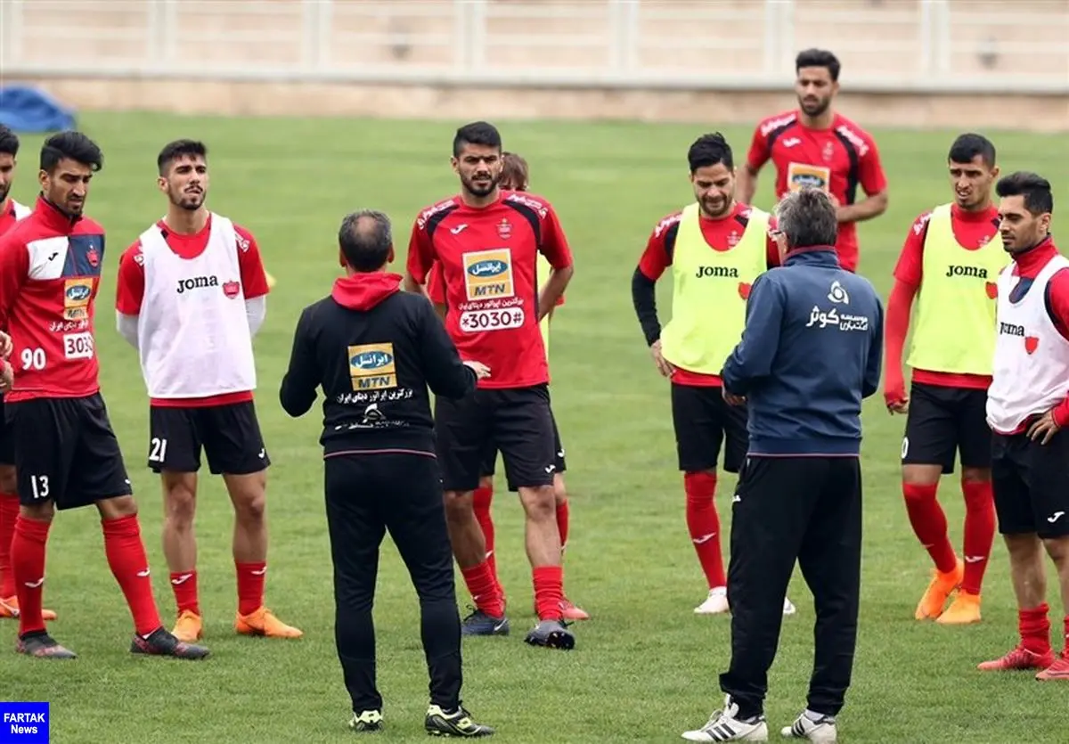  عکس یادگاری پرسپولیسی‌ها با جام قهرمانی و صحبت‌ گرشاسبی با هواداران