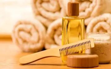 هرگز به موهایتان عطر نزنید | اثرات مخرب عطر روی موها که نمی‌دانستید