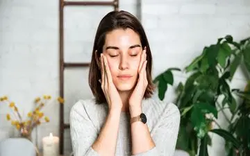  چرا باید صورت خود را ماساژ دهیم؟ پوست جوان و درخشان میخوای این راهشه 