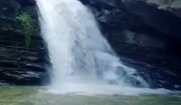 آبشار بی‌نظیر و دیدنی ساسنگ در مینودشت + فیلم 
