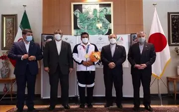  پرداخت پاداش ۱۰۰۰۰ یورویی به فروغی