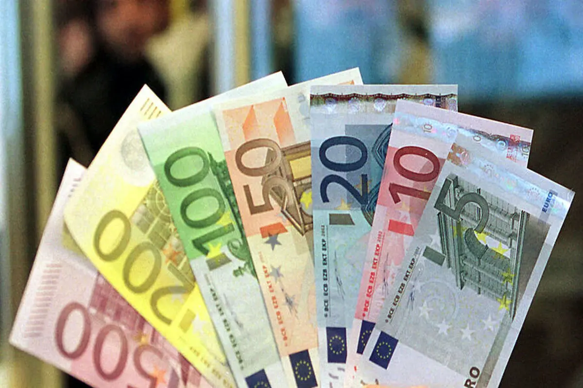 این روزها دلار و یورو بخریم؟ 