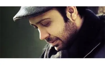 سلبریتی مشهور ایرانی درحال سیگار کشیدن در خیابان های پاریس + عکس