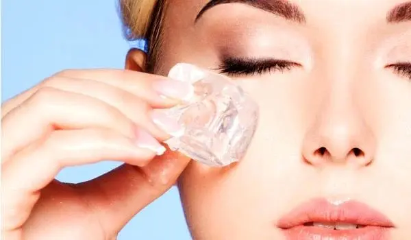 Here Is A DIY Ice Facial That Will Give You Healthy Skin In Minutes