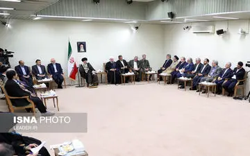 گزارش تصویری / دیدار رئیس‌جمهور و اعضای هیئت دولت با مقام معظم رهبری