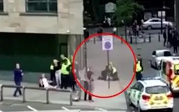 ضرب و شتم شدید چند شهروند انگلیسی توسط پلیس! +فیلم 