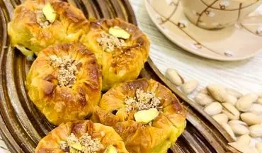 طرز تهیه باقلوا حلزونی| خودت با این دستور عین قنادها درست میکنی!