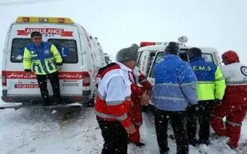 نجات 450 مسافر گرفتار برف و کولاک در جاده های تکاب