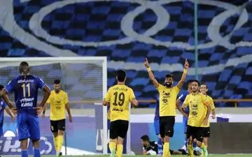 شادی عجیب یک استقلالی از باخت آبی ها خاص‌ترین صحنه دیدار استقلال - سپاهان