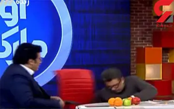 رضا رشید پور مجری برنامه حالا خورشید  در برنامه زنده دچار عارضه قلبی شد+فیلم 