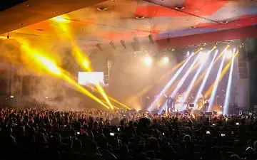 خواننده‌ها سخت مشغول کارند/ رکورد بلیت ۳۰۰ هزار تومانی برای کنسرت