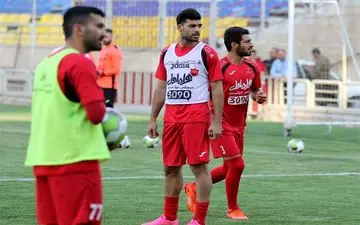 مهمان تمرین پرسپولیس با لباس تیم بارسلونا/ ناراحتی طارمی از تشویق تماشاگران + تصاویر